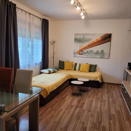 Zentral Gelegene, Sehr Ruhige Und Helle Wohnung Graz Extérieur photo