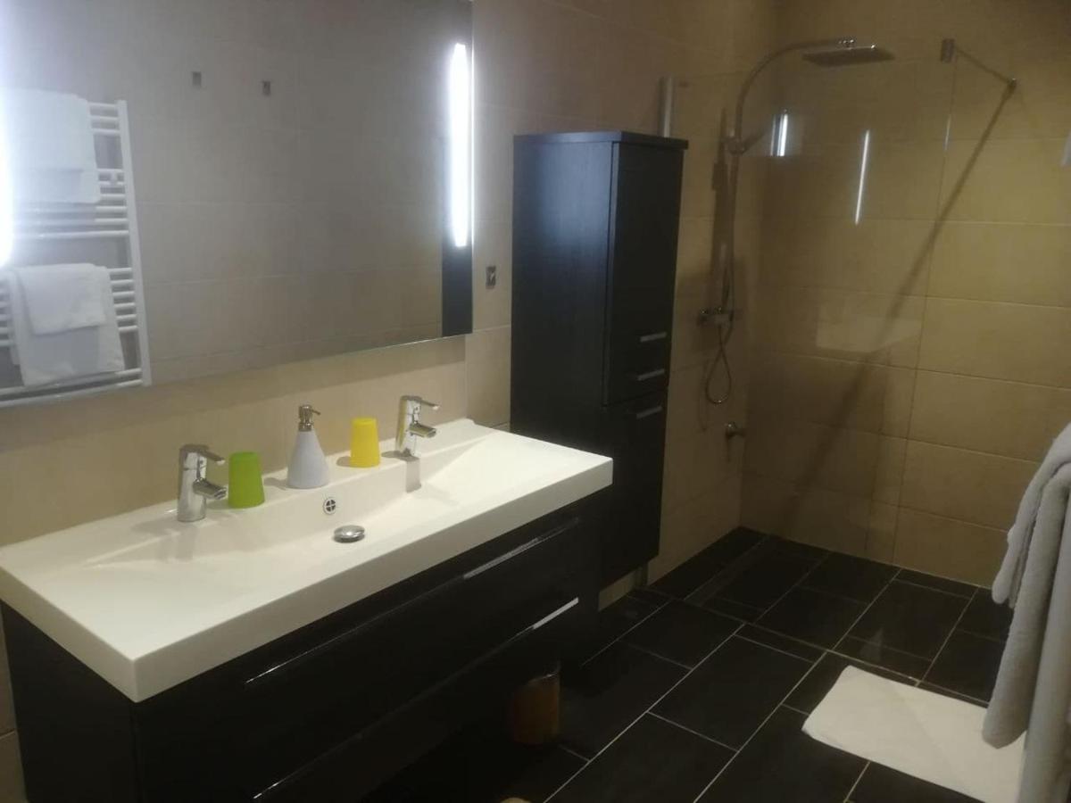 Zentral Gelegene, Sehr Ruhige Und Helle Wohnung Graz Extérieur photo