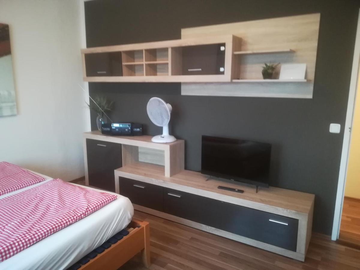 Zentral Gelegene, Sehr Ruhige Und Helle Wohnung Graz Extérieur photo